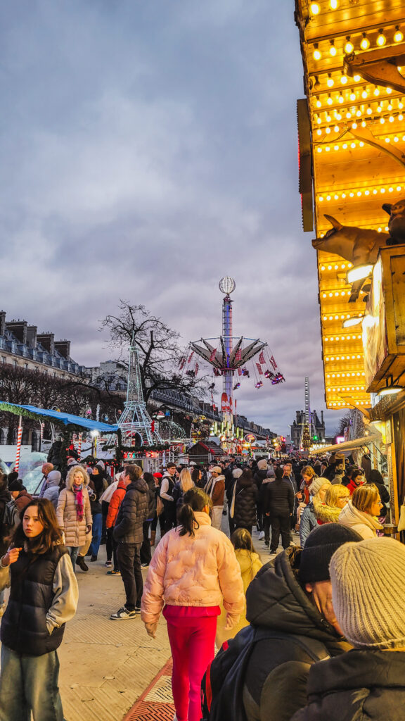 Blick auf den Weihnachtsmarkt im Jardin des Tuileries