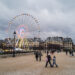 Blick aus dem Jardin des Tuileries auf das Riesenrad und den Weihnachtsmarkt